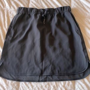 Lululemon On The Fly Skirt, 21” Black size 12